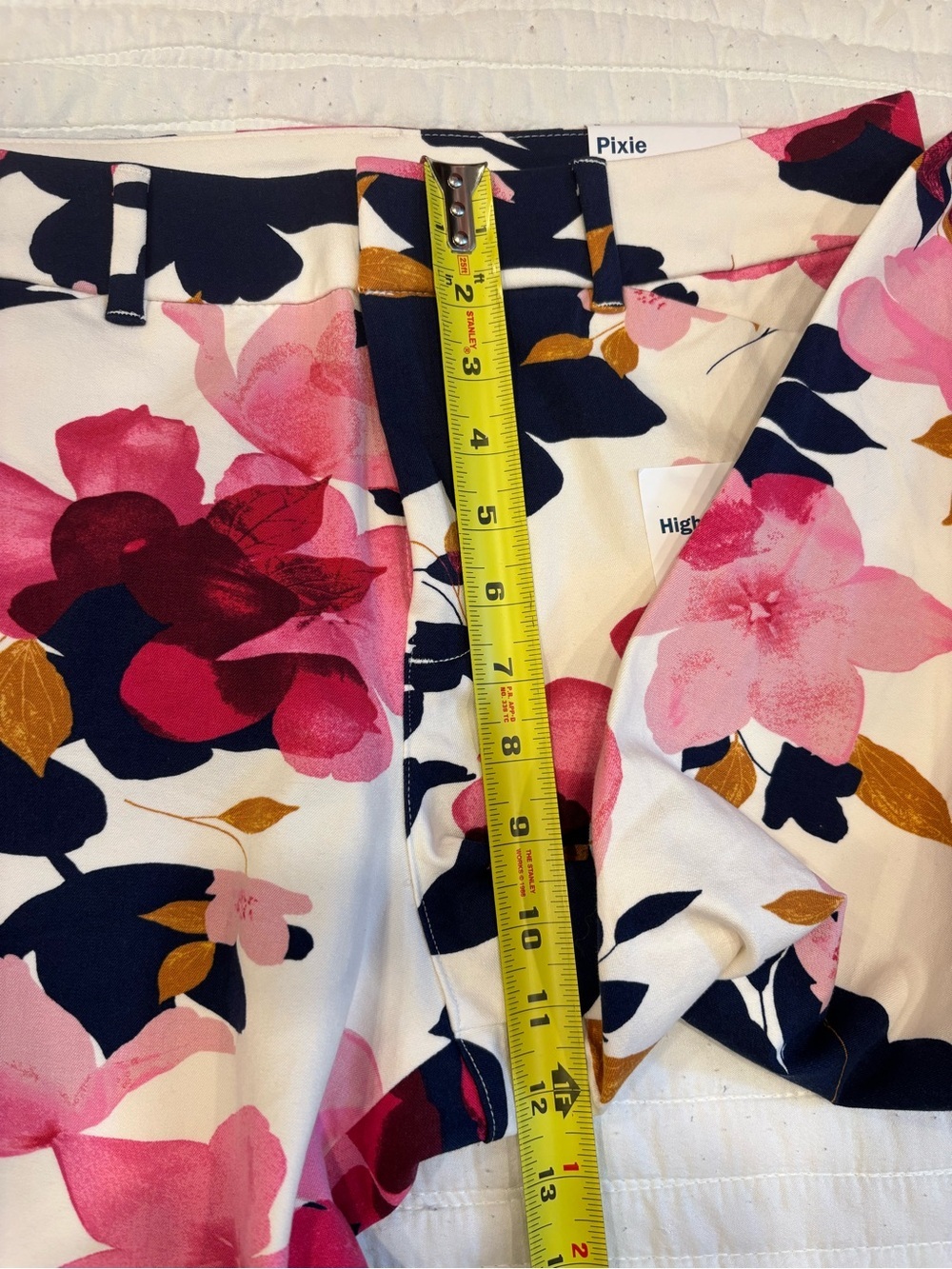 Old Navy Pixie High Rise White Stretchy Pants Pink Navy Floral Women's 8 NWT - Picture 3 of 8